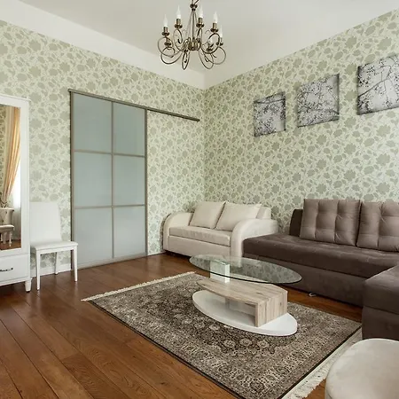 Gabriele In Old Town *